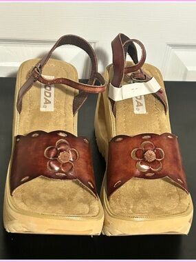Vintage 90s y2k Chunky Wooden Platform Wedges